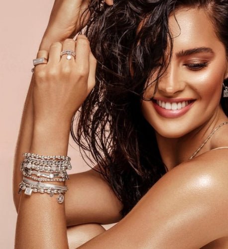 Shine Bright: Incorporating Silver Jewellery into Fashion