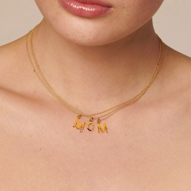 18ct Gold Plated Sterling Silver Letter M Pendant DP951Hot Diamonds x Jac JossaDP951