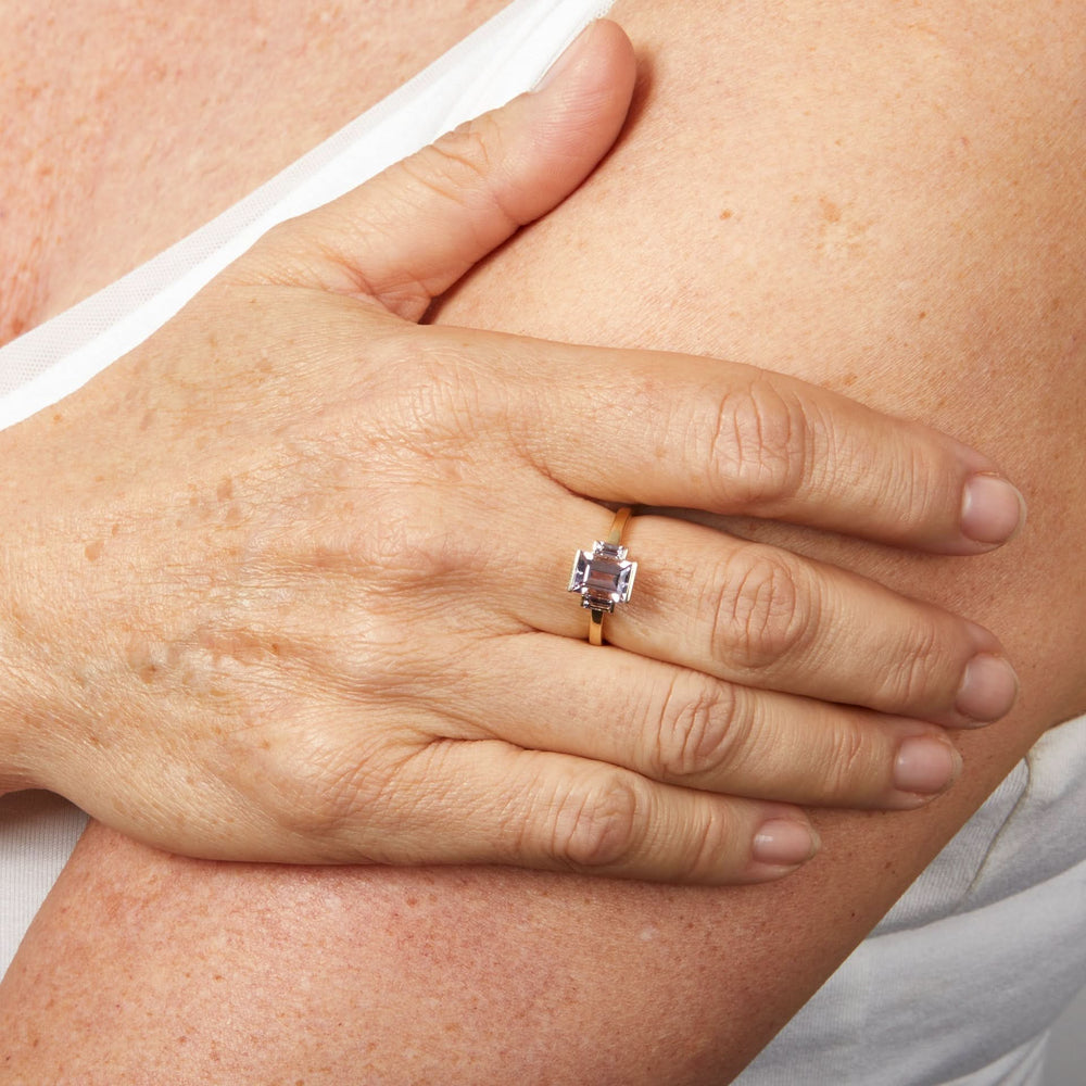 9ct Gold Amethyst Ring GR636M