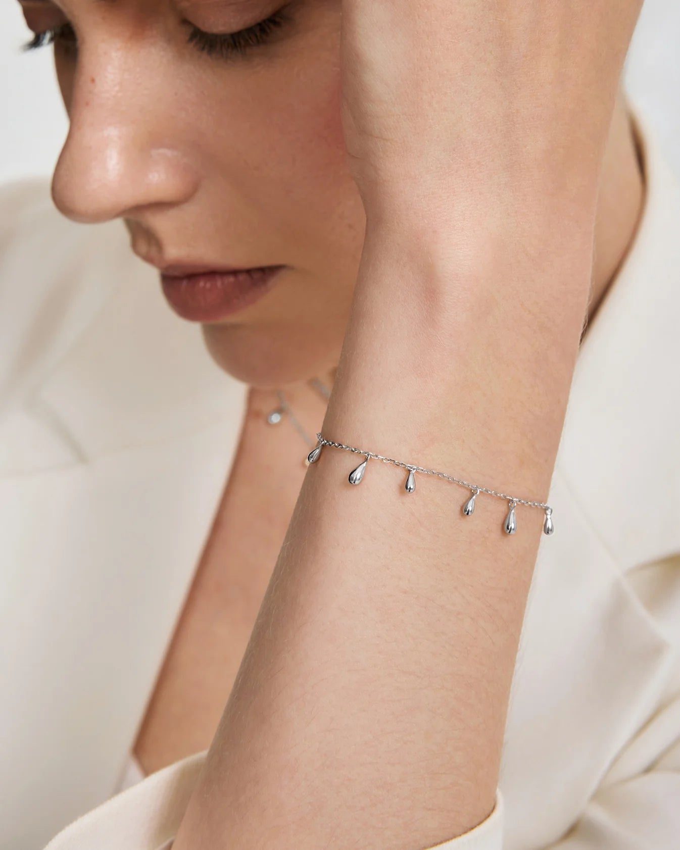 Ania Haie Fluid Light Silver Polished Teardrop Dangle Station Bracelet B078-02H