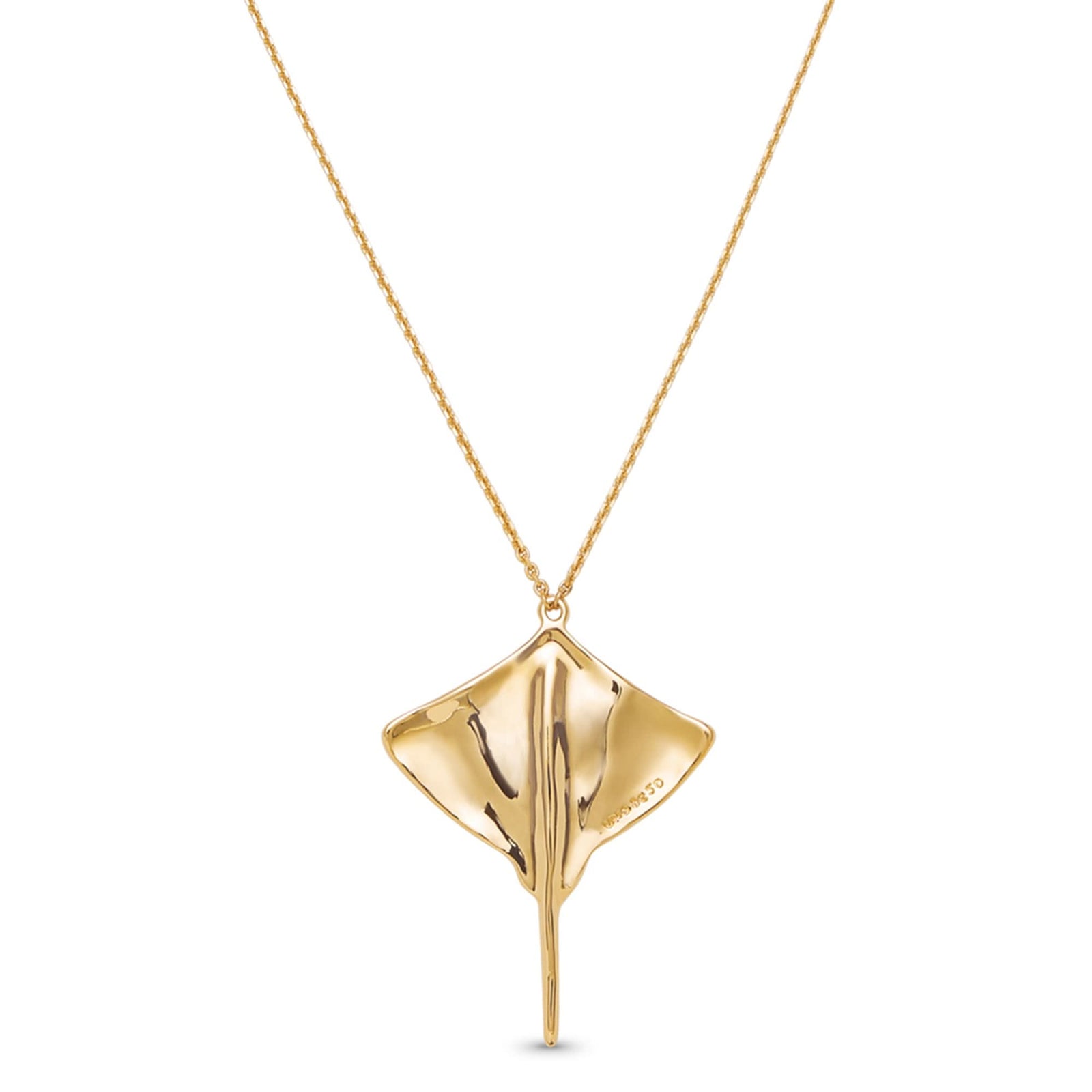 Metal Alloy 18K Gold Plated Long Chain Stingray Pendant COL1931ORO000
