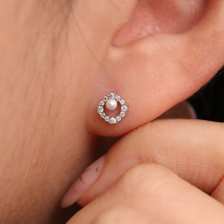 Cubic circle pearl earrings-2
