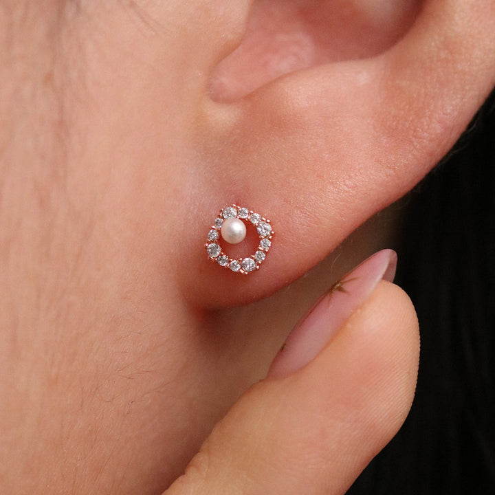 Cubic circle pearl earrings-3