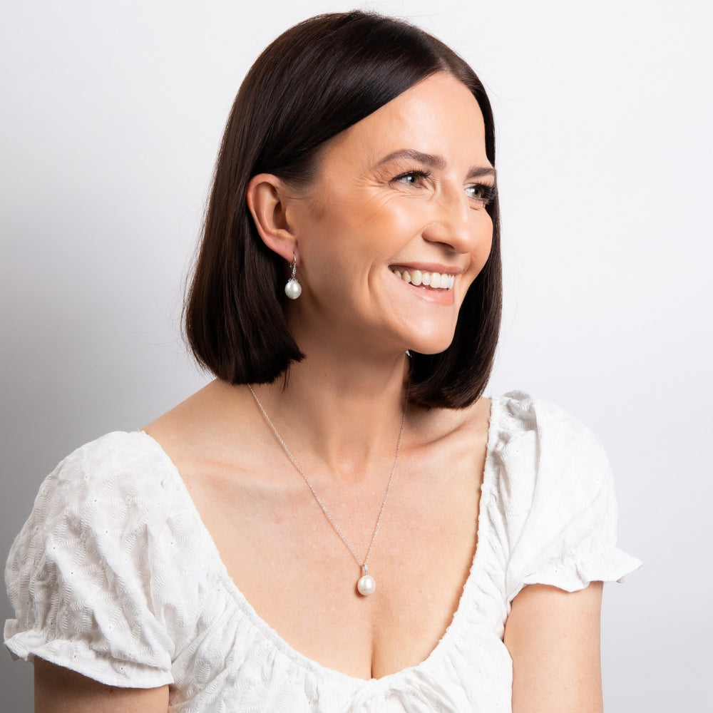 9ct White Gold Baroque Freshwater Pearl White Topaz Earrings GE2510W