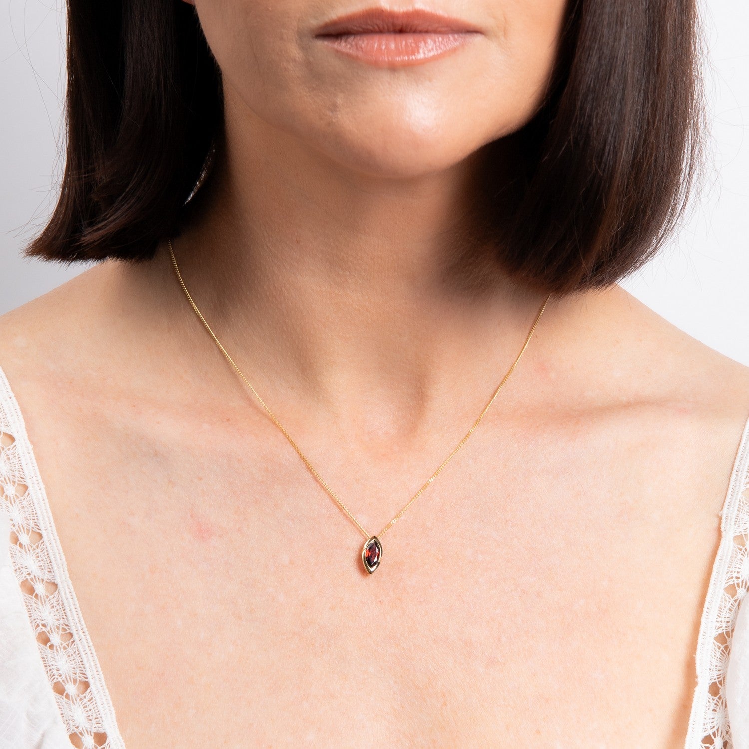 9ct Yellow Gold Red Garnet Pendant GP2381R