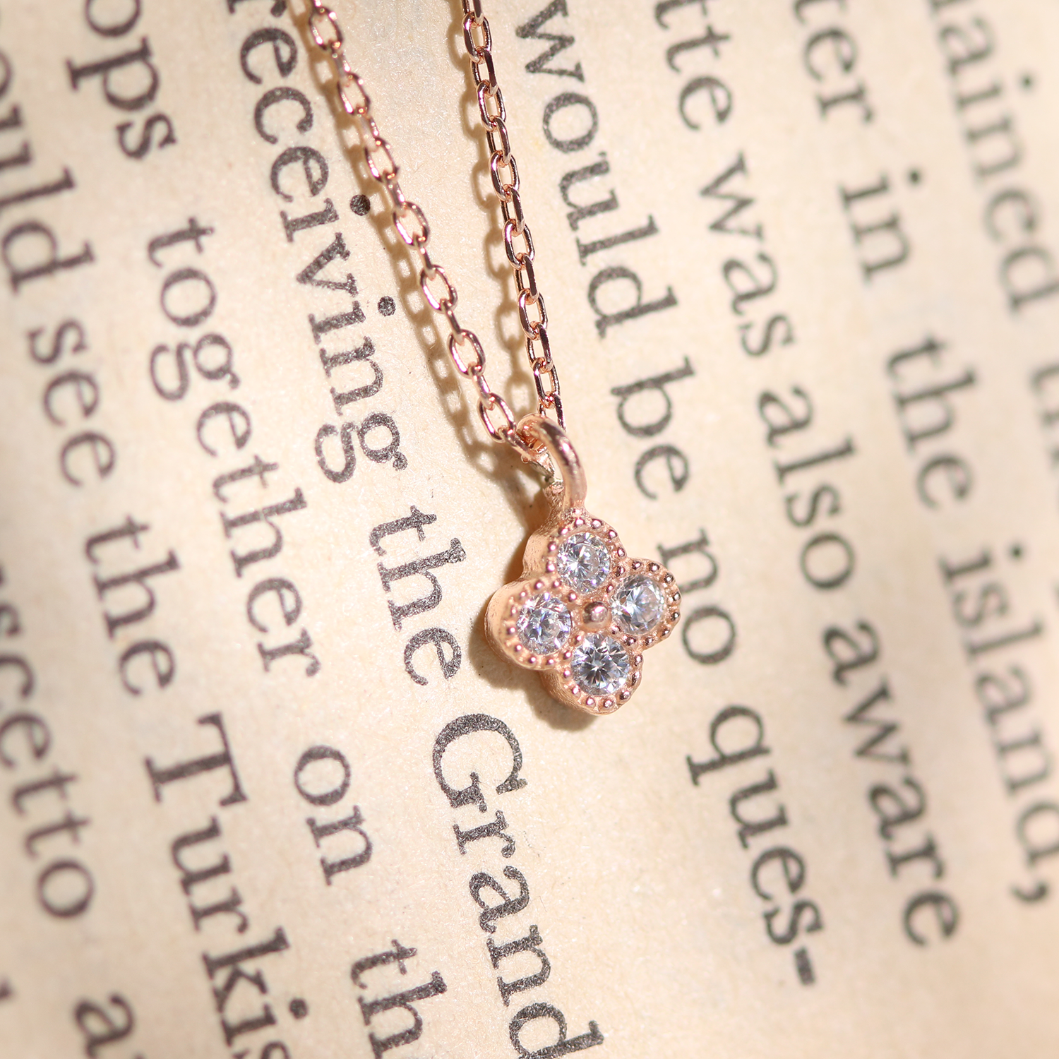 Clover cubic pendant necklace-4