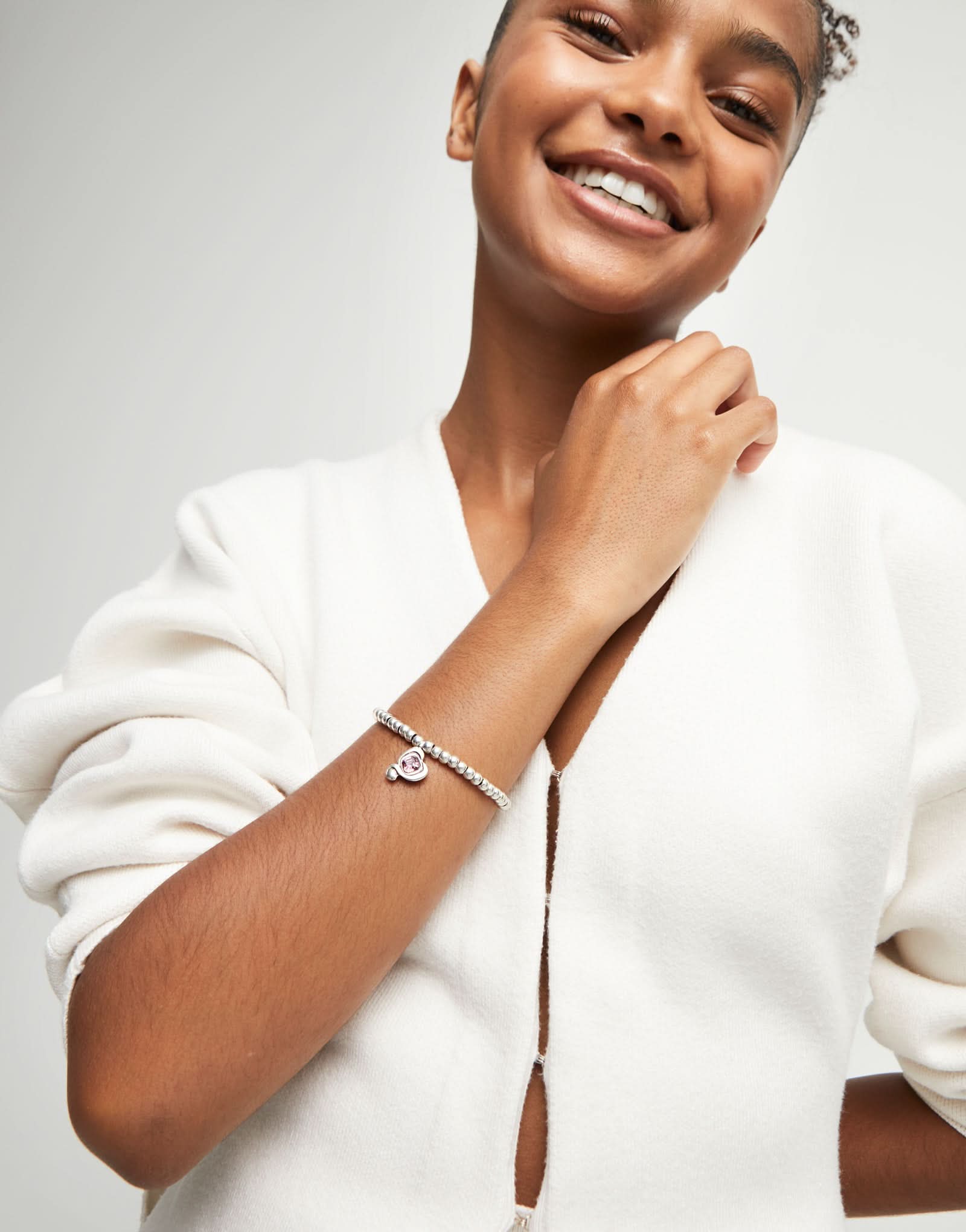 Charming Sterling Silver Plated Ser Expresiva Pink Bracelet PUL2514RSAMTL0 - Eye-catching bracelet perfect for adding a touch of passion to any outfit.