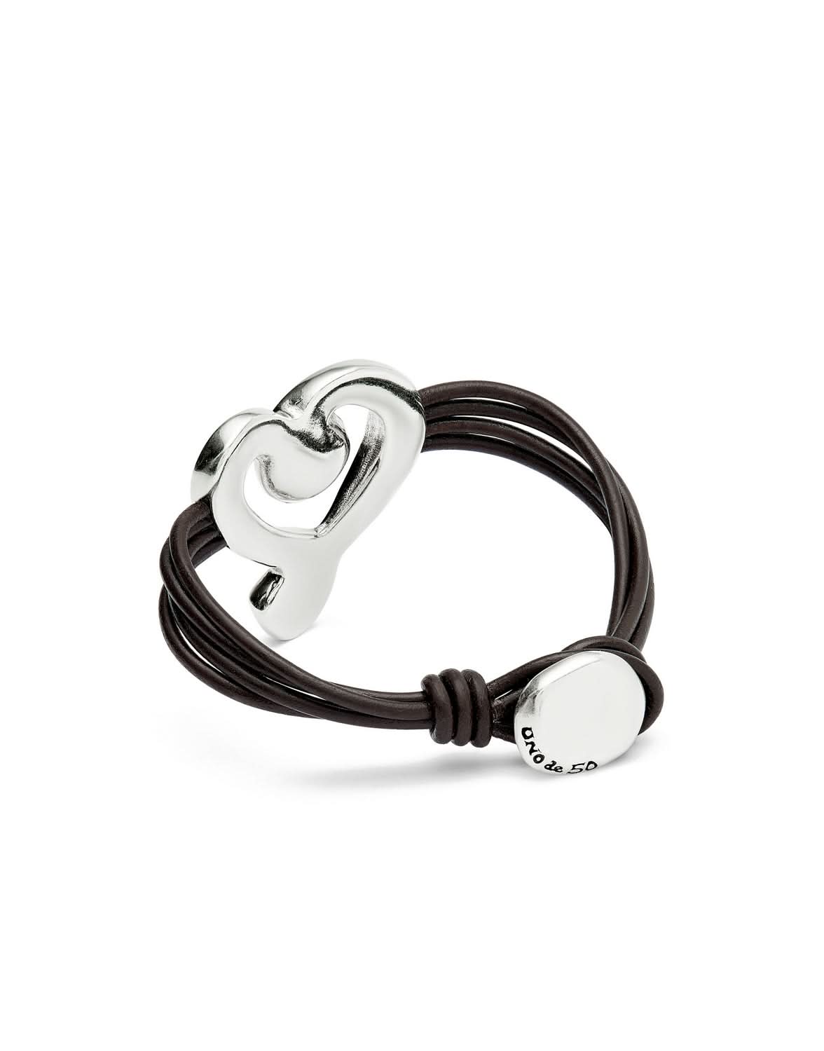Stylish display of the Sterling Silver Plated Ser Expresiva Pink Bracelet PUL2542RSAMTL0, designed to convey emotions with its bold and unique aesthetic.