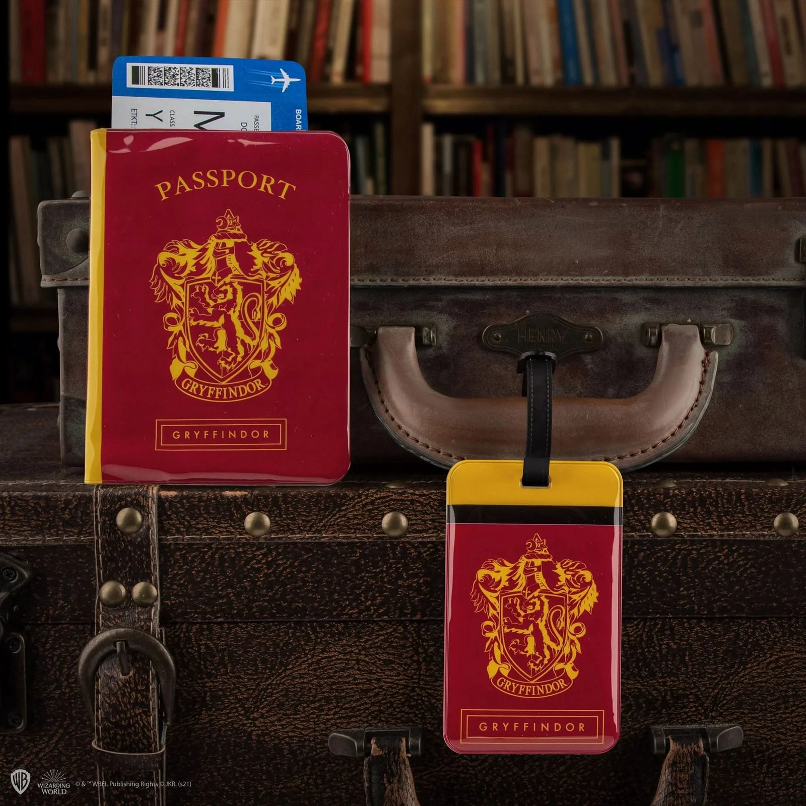 Harry Potter Tag + Passport Cover Set - Gryffindor CR2511