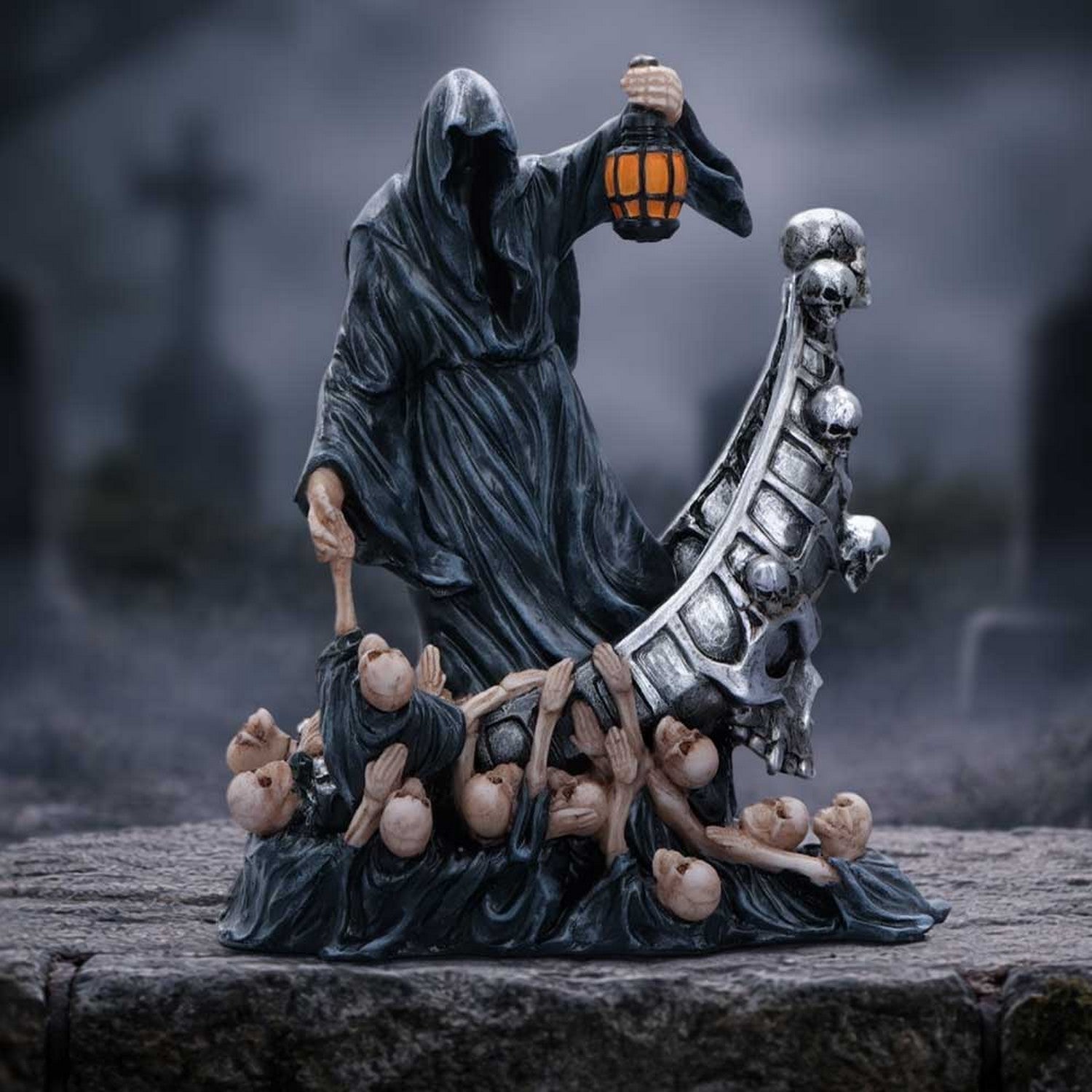 Final Passage Gothic Figurine 22.5cm U7565B26