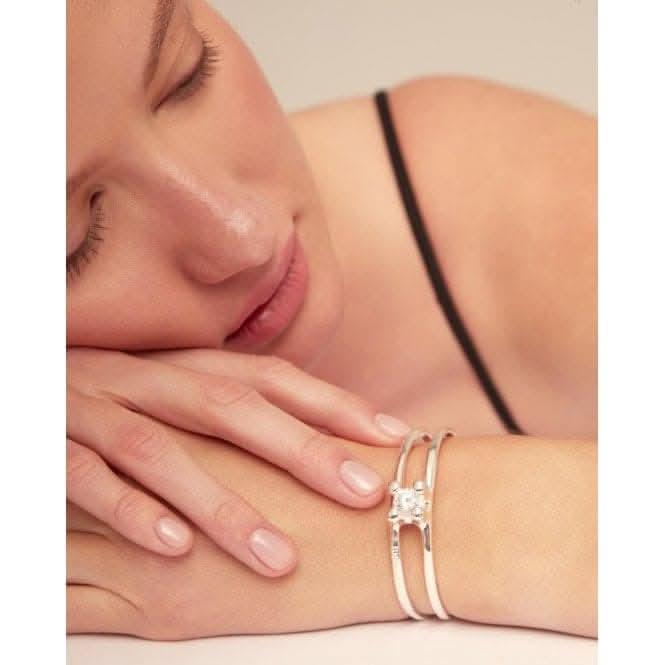 Anima Silver Plated Rigid Central White Zirconia Bangle PUL2432BLNMTLUNOde50PUL2432BLNMTL