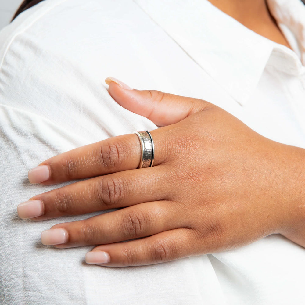 Beginnings Sterling Silver Hammered Design Spinner Ring R3906