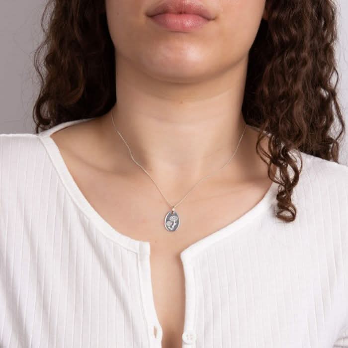 April Daisy Birth Blooms Pendant P5118