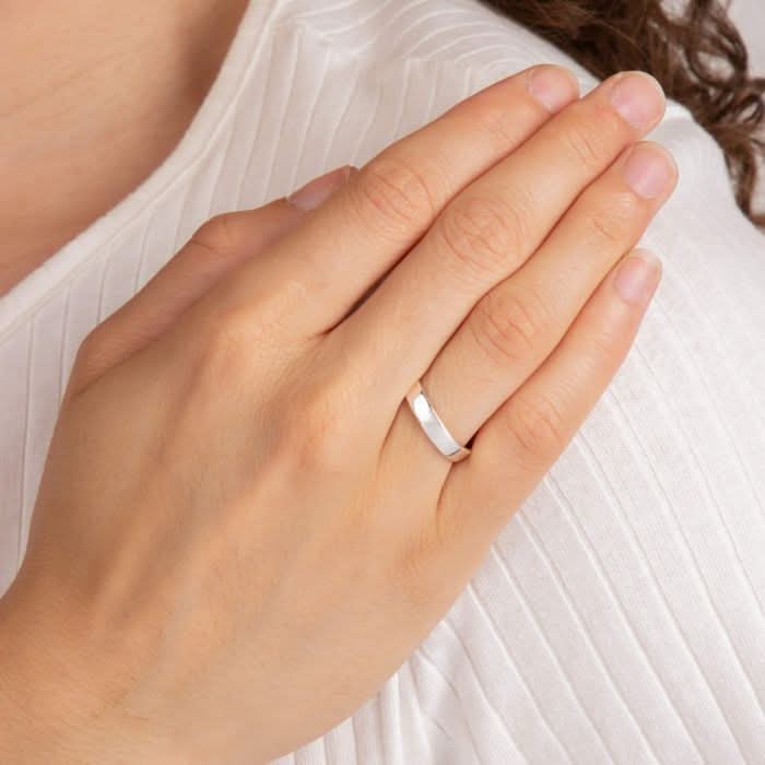 Beginnings  Sterling Silver Plain Band Ring R634