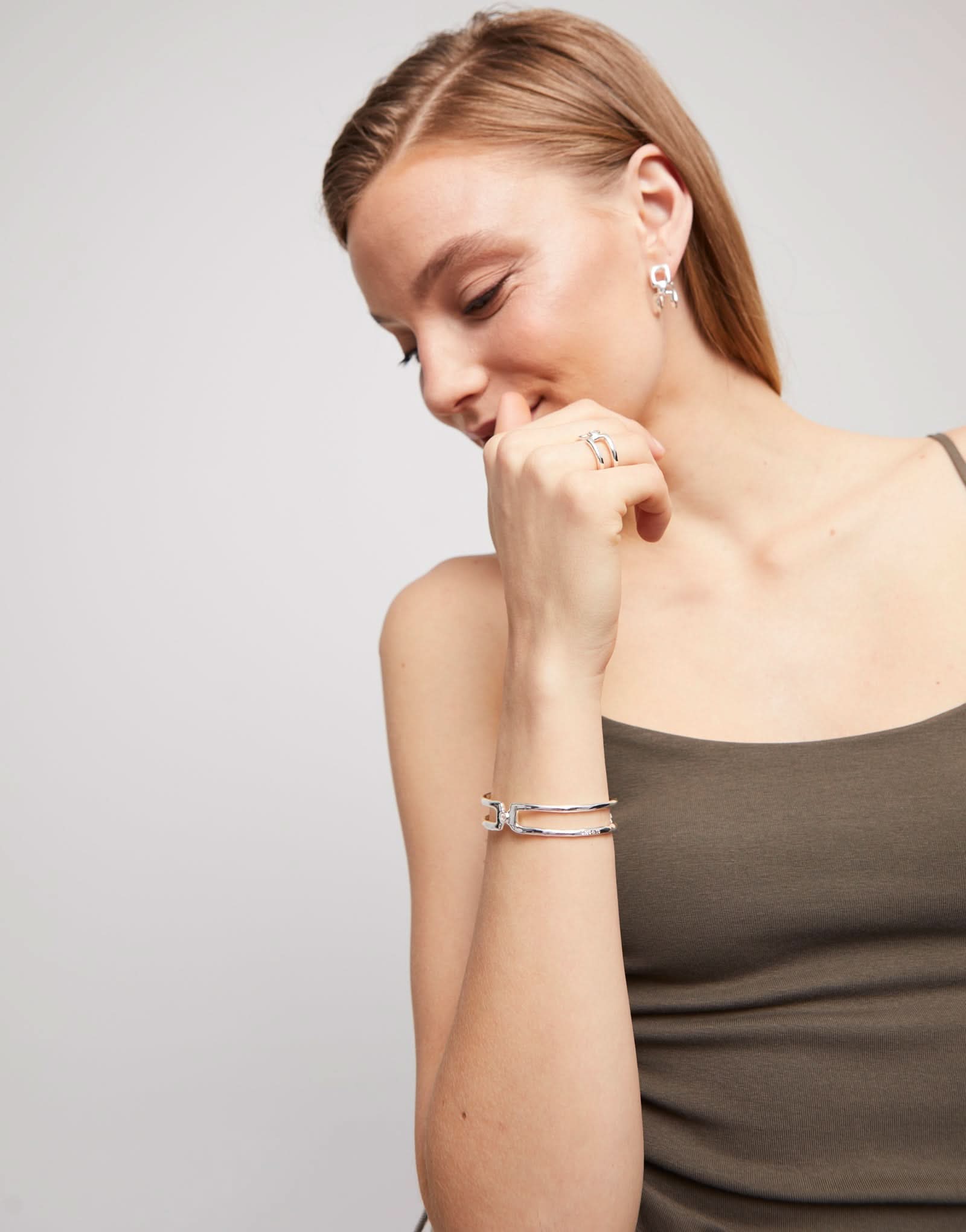 Sterling Silver Plated Ser Indomable White Bangle Bracelet PUL2446BLNMTL0UNOde50PUL2446BLNMTL0L
