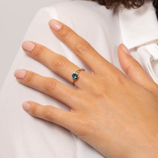 Trillion London Blue Topaz White Topaz 9ct Yellow Gold Ring GR618L