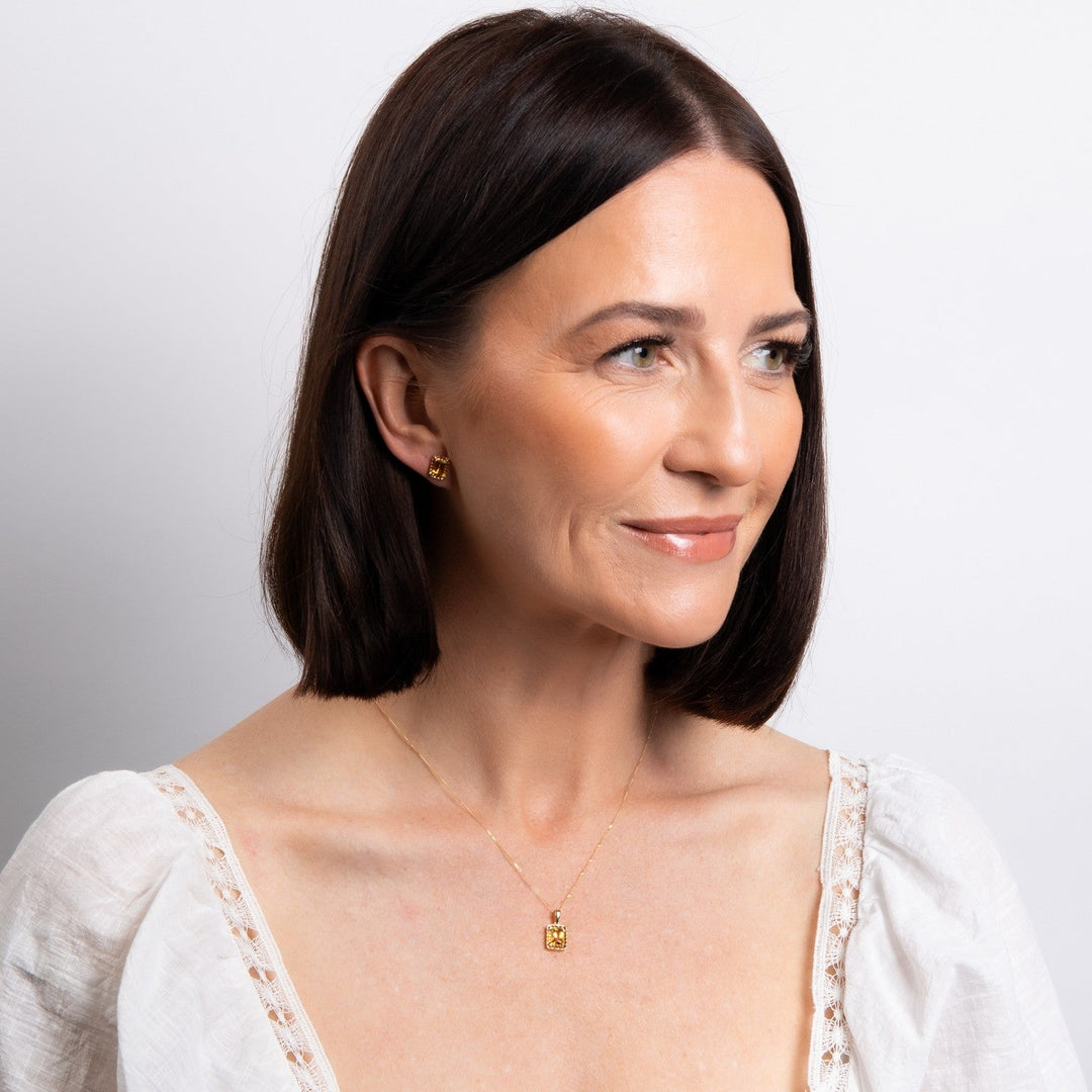 Golden Whispers: The Radiant Grace of Elements Gold Jewellery