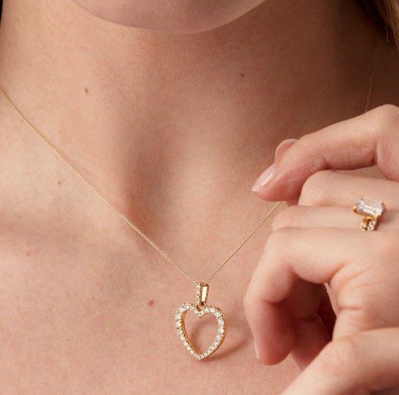 Ascot-Inspired Jewellery: Royal Elegance Unveiled - Acotis Jewellery