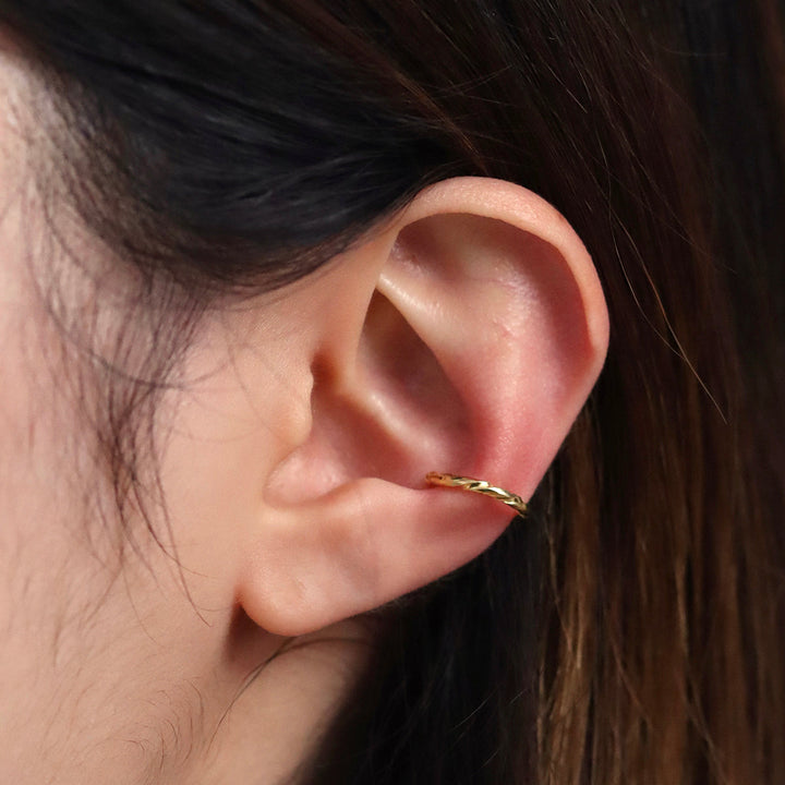 Twisted line ear cuff-1