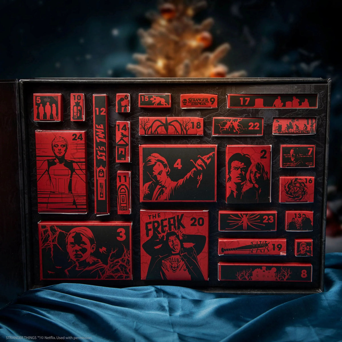 Stranger Things Deluxe Advent Calendar 2024 CR2082