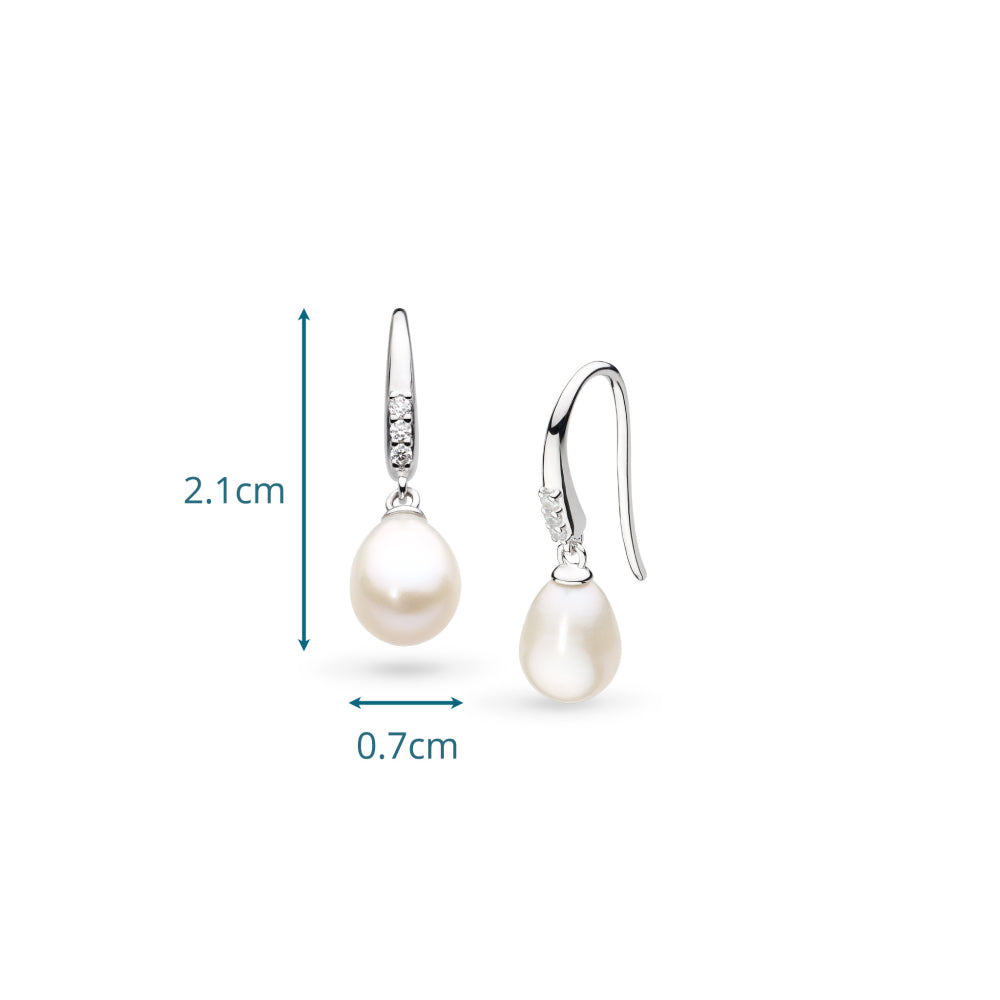 Pearl earrings with measurements on a white background
