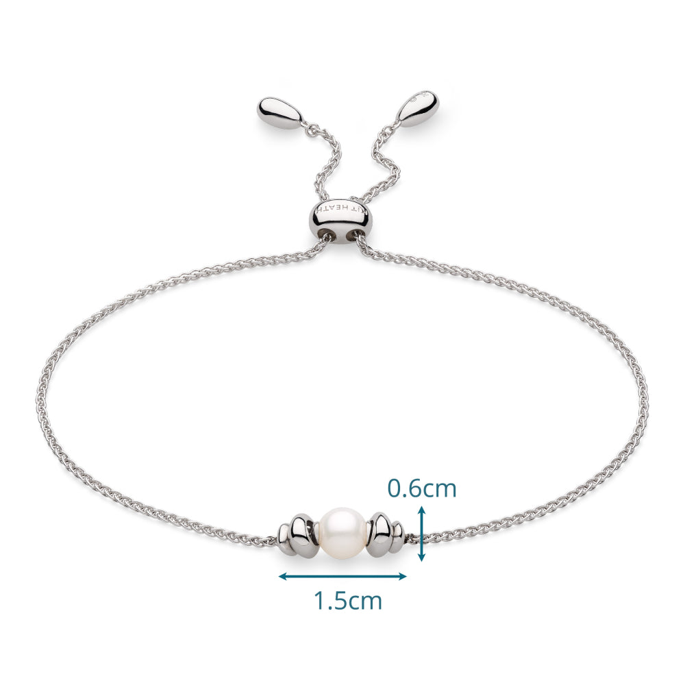 Silver bracelet with a pearl bead and measurement details on a white background