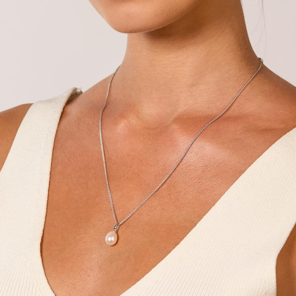 Kit Heath Revival Classic Pearl Rhodium Plated 20" Necklace 90427FP