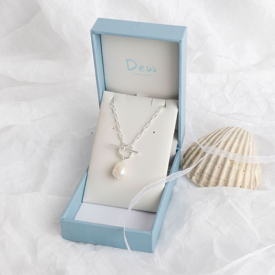 Gift presentation of Dew 10mm Freshwater Pearl T-Bar 18" Necklace 97737FP in heritage packaging, perfect for special occasions.