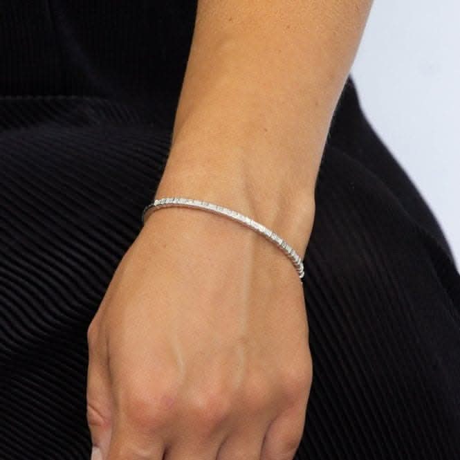9ct Baguette Bar White Gold Bangle GB484