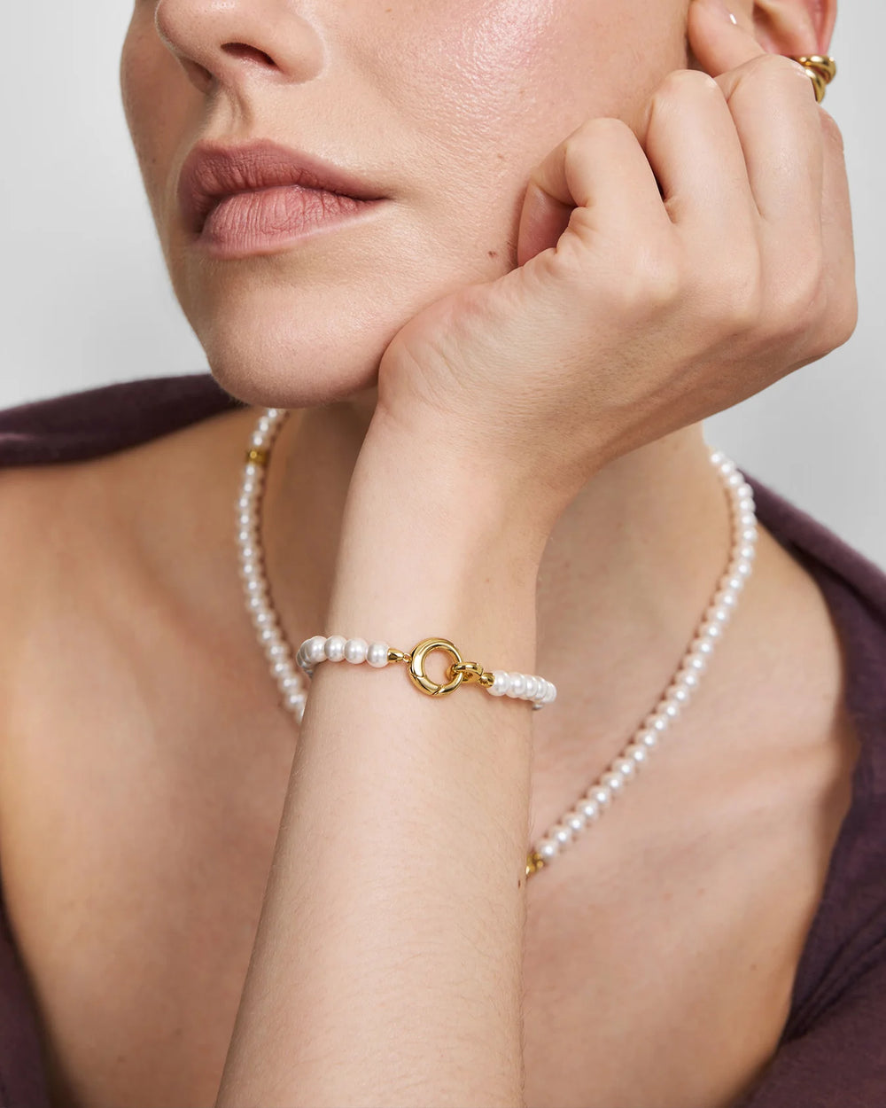Ania Haie Swan Lake Gold Elegant Shell Pearl Bracelet B077-02G