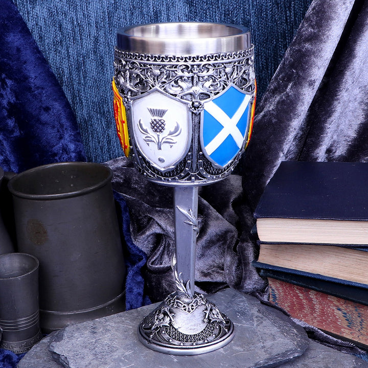 Goblet of the Brave Scottish Shield Glass B4697P9