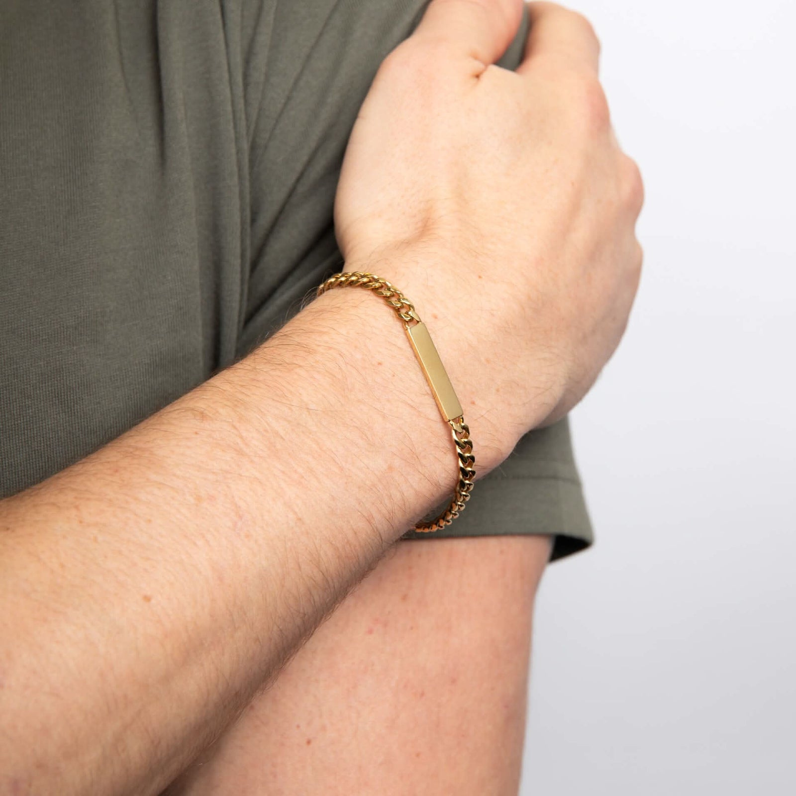 Gold Plated Stainless Steel Engravable Bar Bracelet B5562
