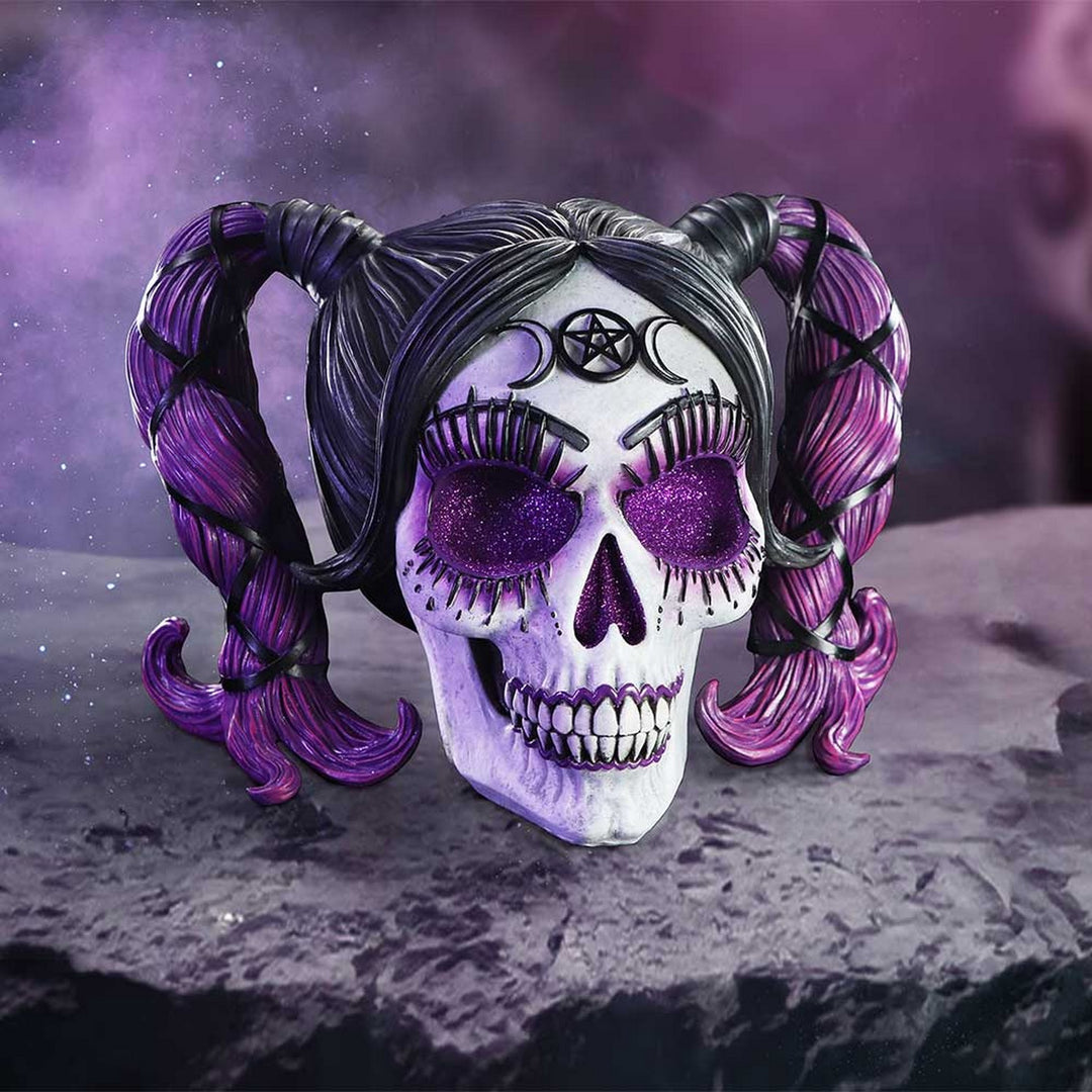 Drop Dead Gorgeous - Myths and Magic Voodoo Doll Skull B6589Y3