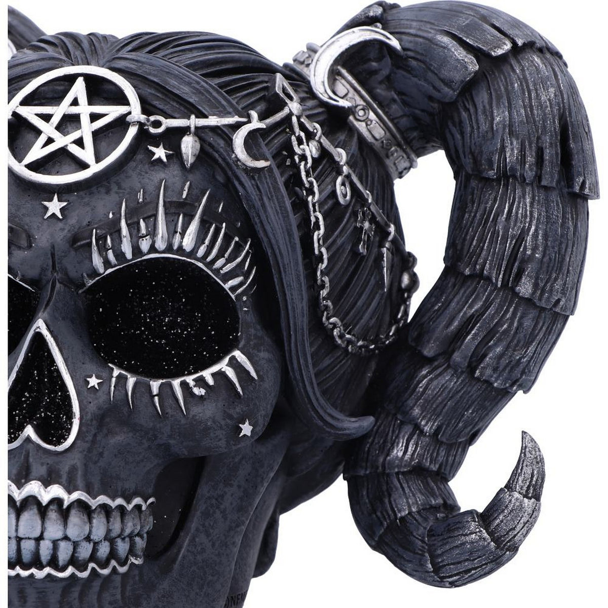 Drop Dead Gorgeous - Solve and Coagula Baphomet Doll Skull B6591Y3