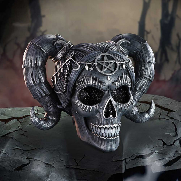 Drop Dead Gorgeous - Solve and Coagula Baphomet Doll Skull B6591Y3