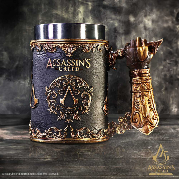 Assassin's Creed Through the Ages Black and Gold Tankard B6643B24