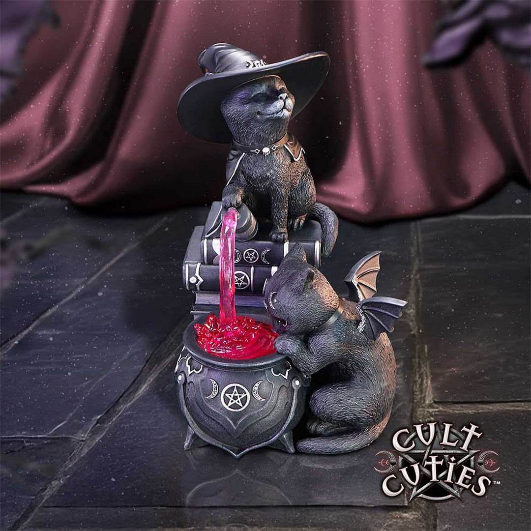 Cult Cuties Malpuss and Purrah Curious Cauldron 18.5cm B7148C25