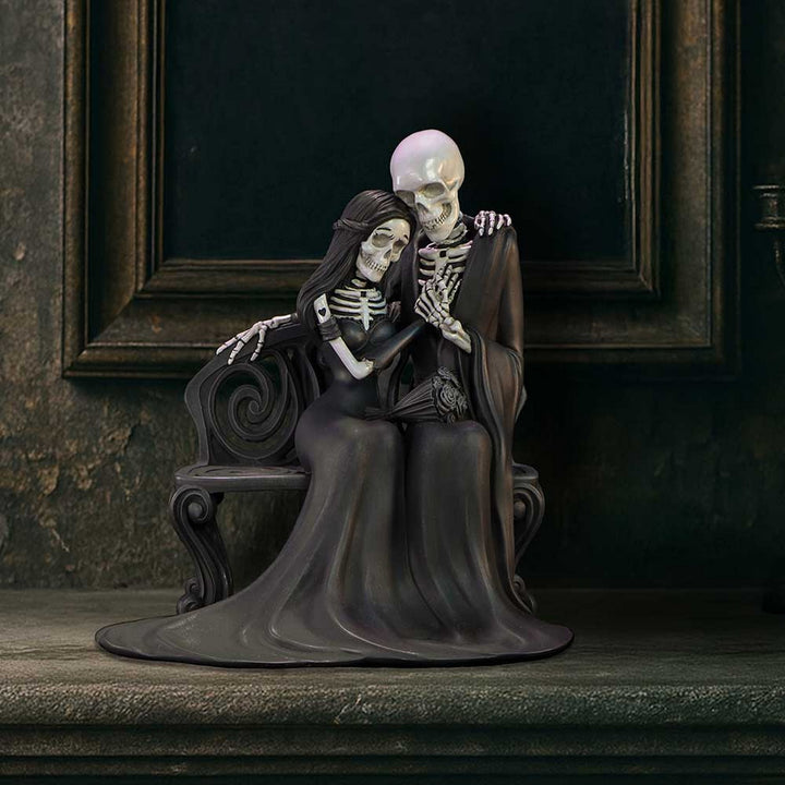 Eternal Bond Skeleton Figurine 19cm B7196C25
