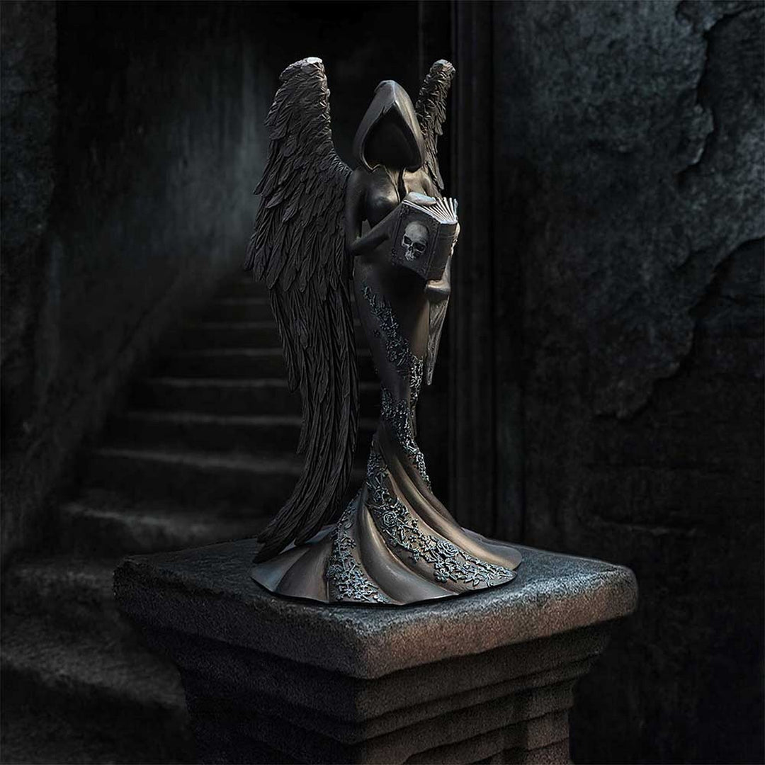 Femme Fatale Scholar Figurine 21.9cm B7334A26