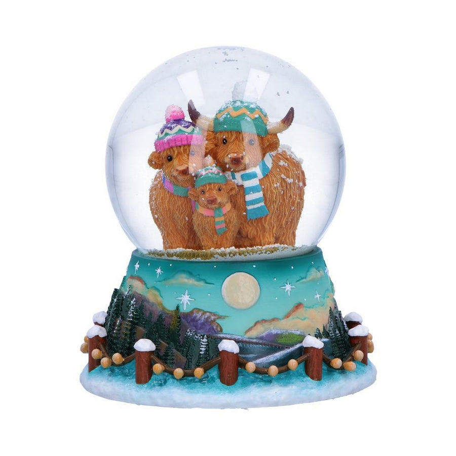 Winter Highland Cow Snow Globe 13.7cm B7649B26