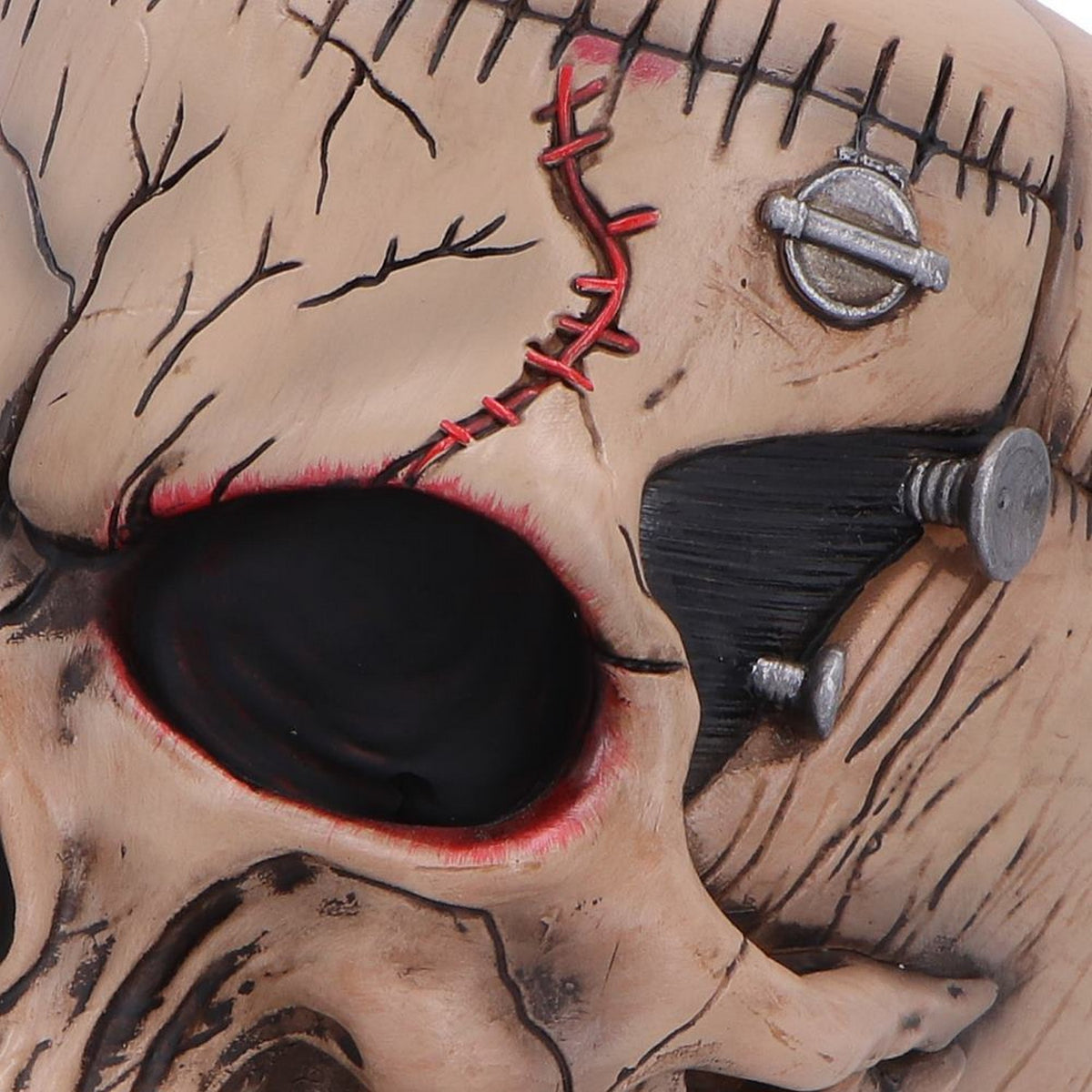 The Monster of Madness Skull 15.1cm B7707B26