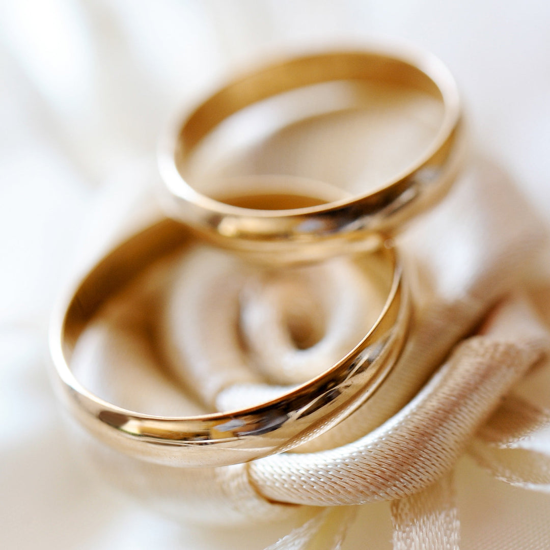 Classic 9ct Yellow Gold Court Wedding Band Ring - 3mm