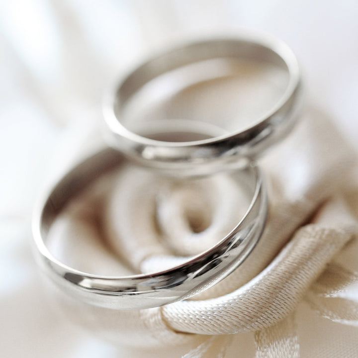 Classic 9ct White Gold Court Wedding Band Ring - 3mm