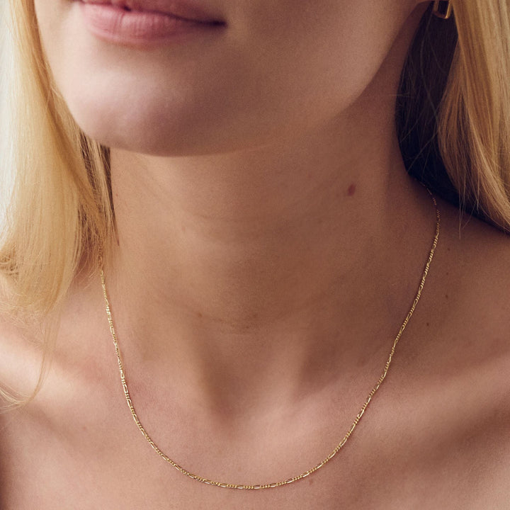 9ct Yellow Gold Solid Figaro Chain 18 inch