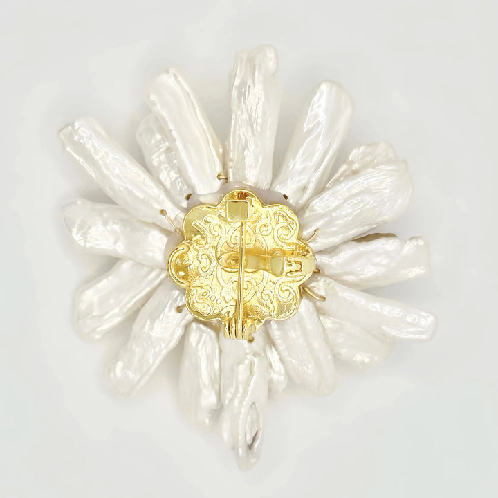 Baroque Pearls Daisy Brooch