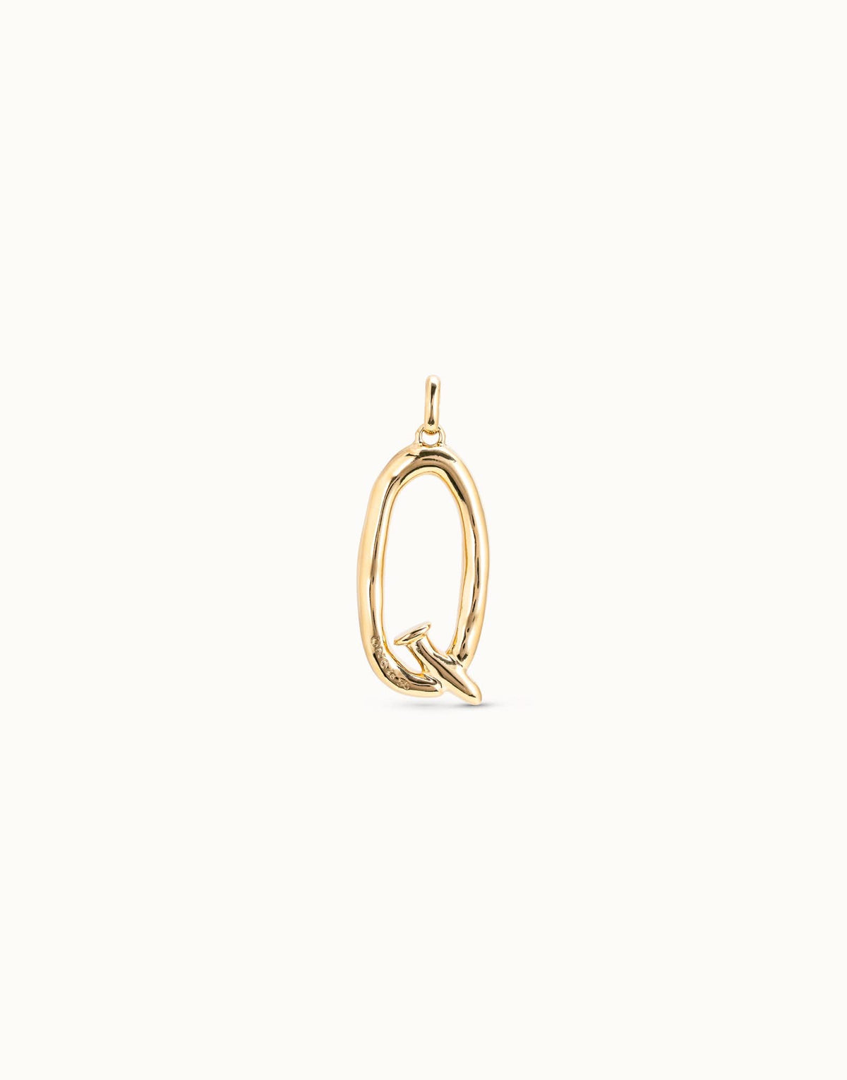 Gimme A Letter Q Large Golden Metal Charm CHA0017ORO0000U