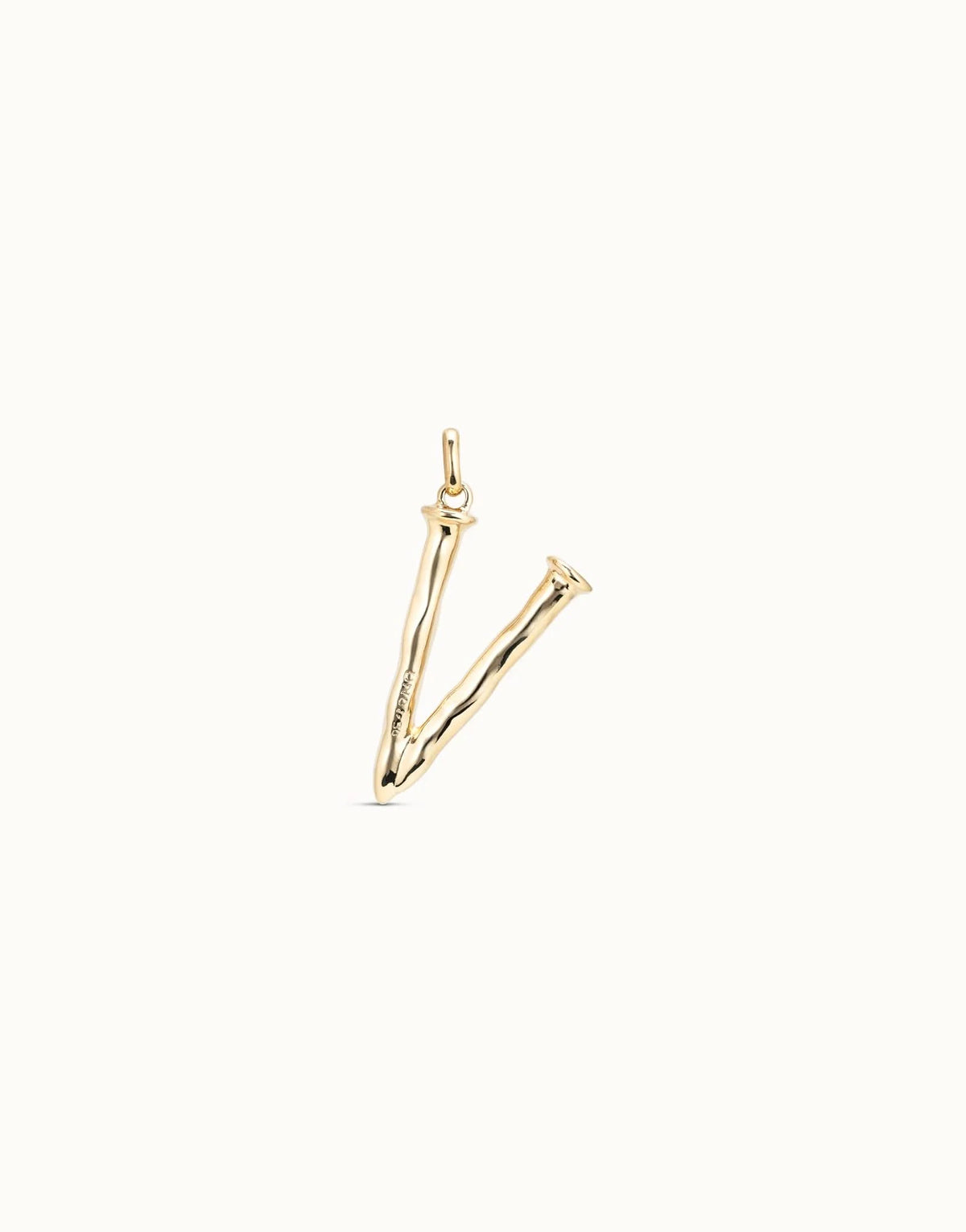 Gimme A Letter V Large Golden Metal Charm CHA0022ORO0000U
