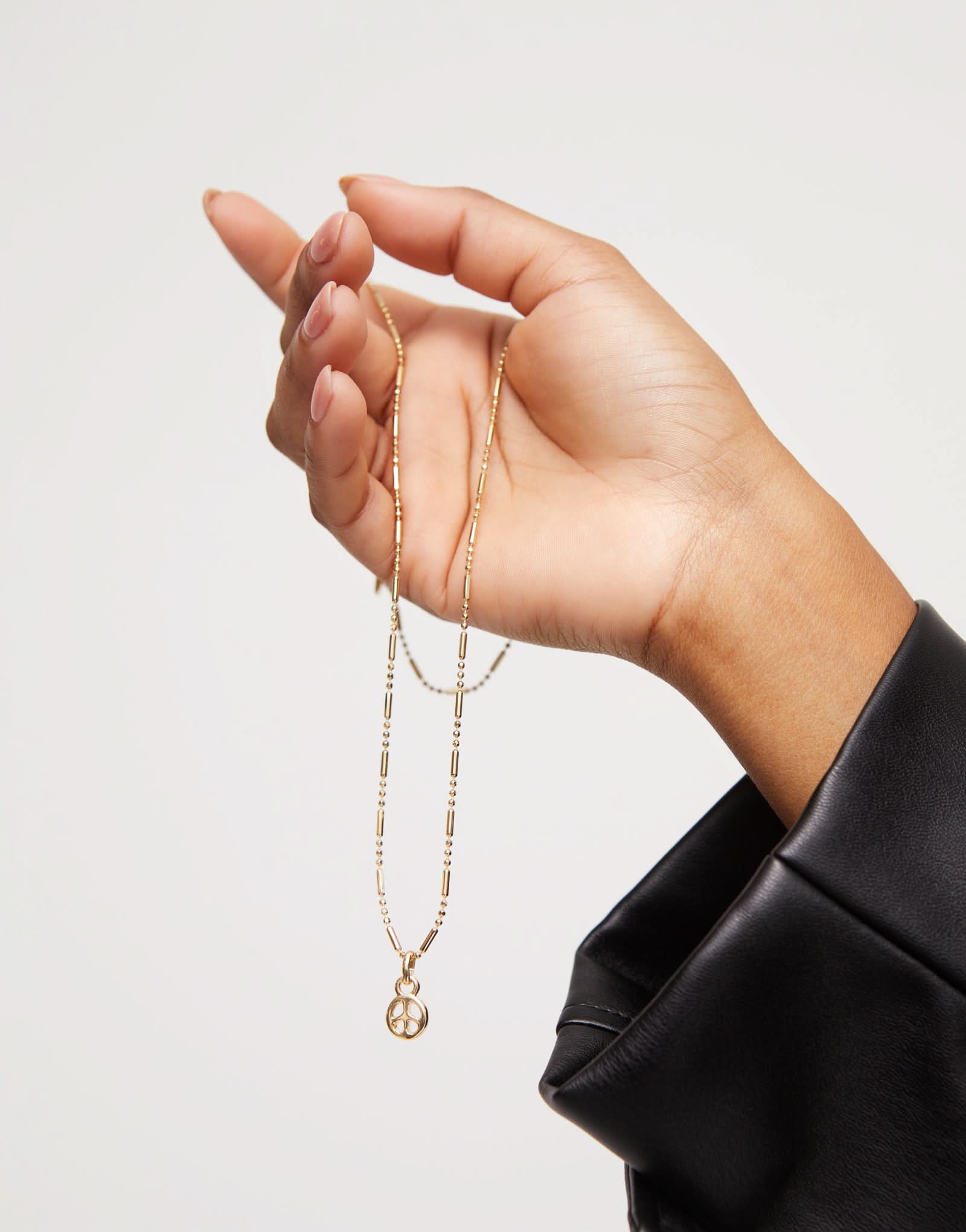 18k Gold Plated Hazte Gold Peace Charm CHA0254ORO0000U