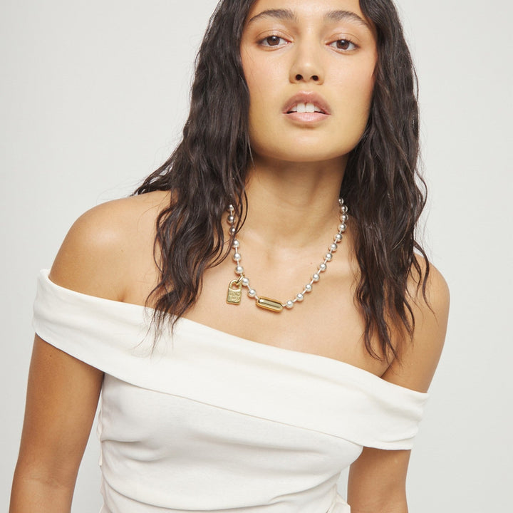 Sterling Silver Plated Ball Clasp And Lock In Gold Necklace COL1390OROMTL