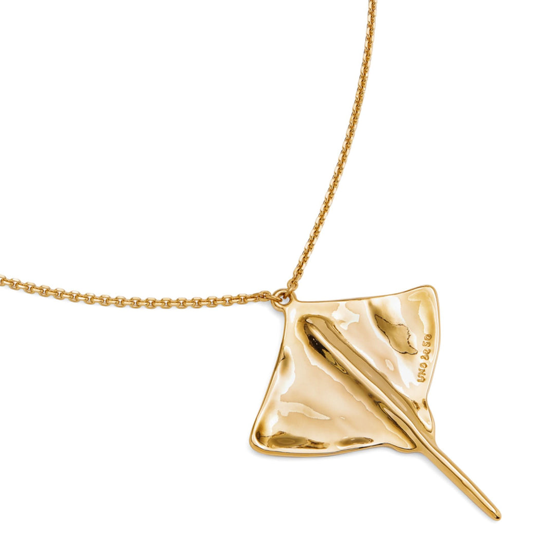 Metal Alloy 18K Gold Plated Long Chain Stingray Pendant COL1931ORO000